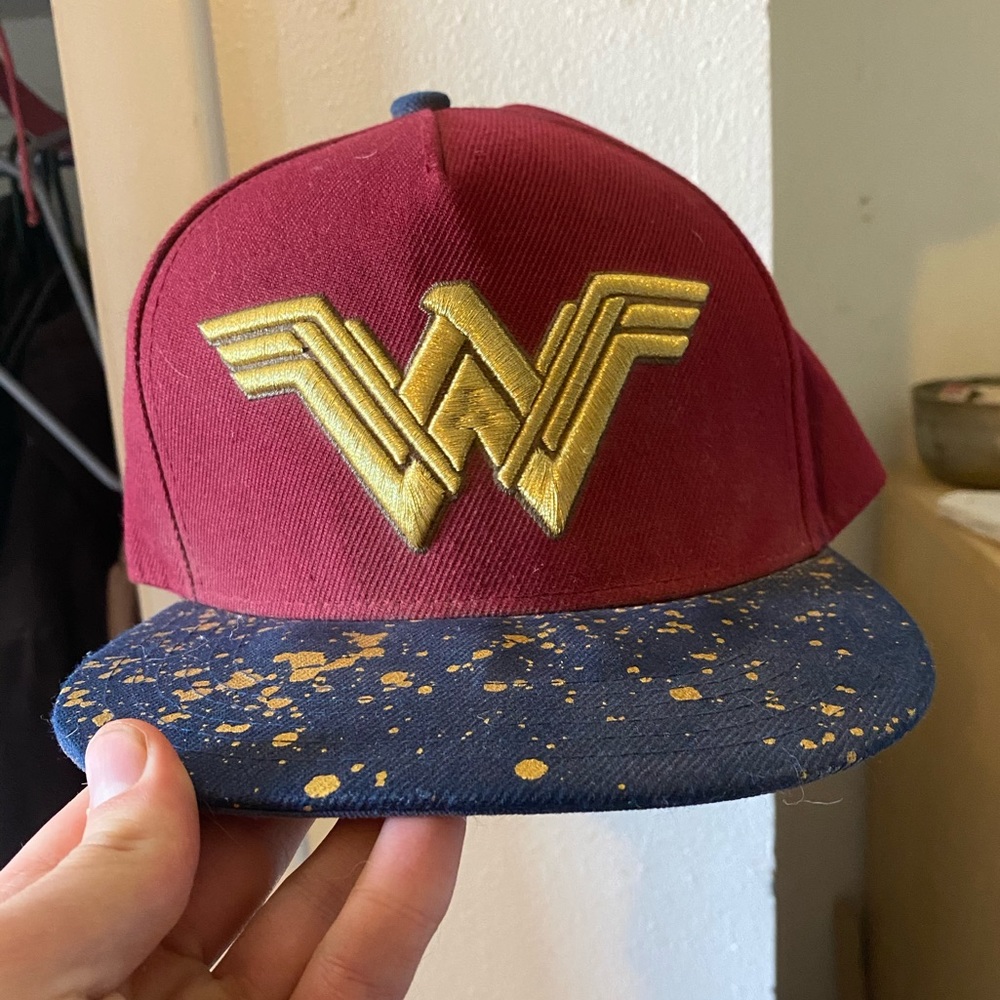 NWOT Wonder Woman Hat